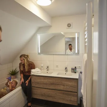 Great With Sauna, Bubble Bath & Steam Shower Villa *