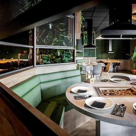 Villa In Limburg With Sauna & Hot Tub *