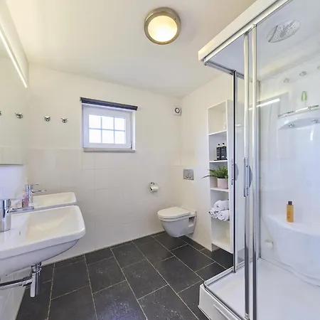 Villa In Limburg With Sauna & Hot Tub Roggel