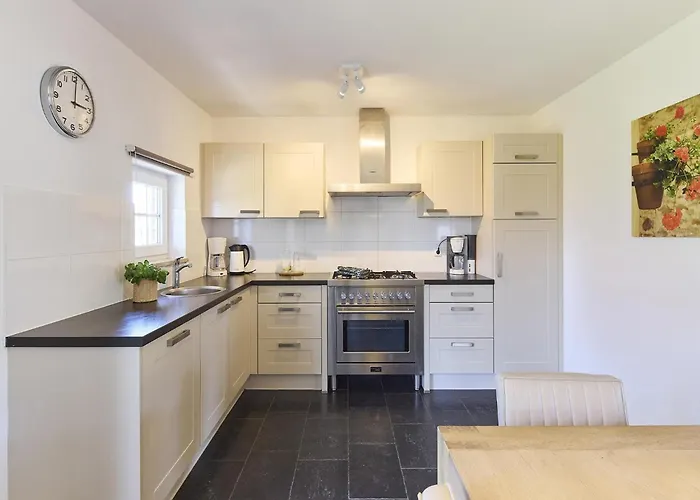 In Limburg With Sauna & Hot Tub Villa Roggel